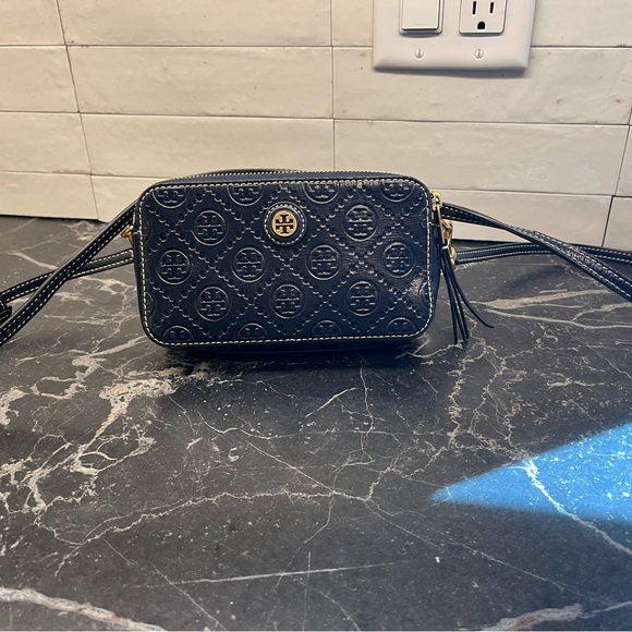 Tory Burch Navy Quilted Crossbody Bag - Picture 5 of 5